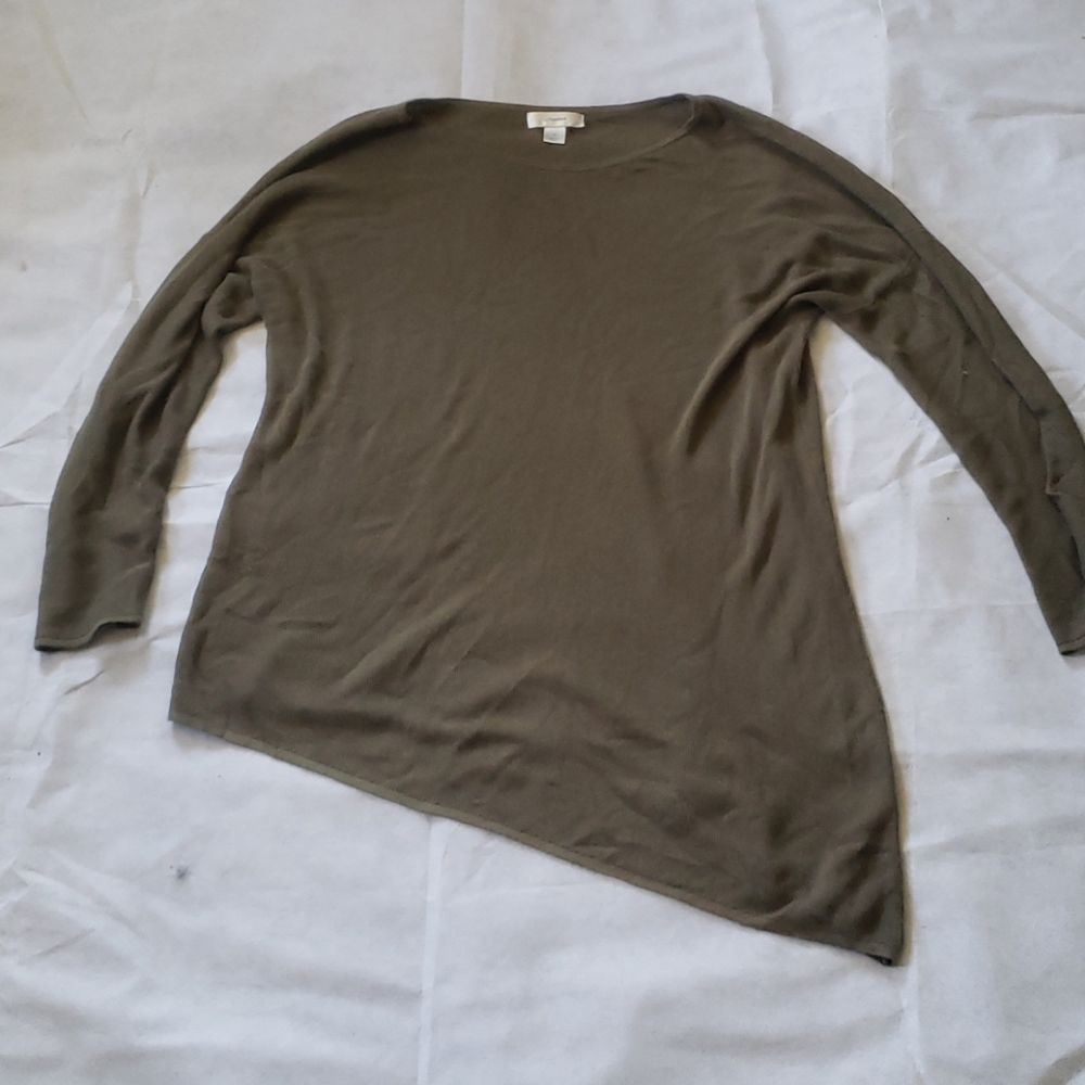 Olive green light sweater asymmetrical bottom